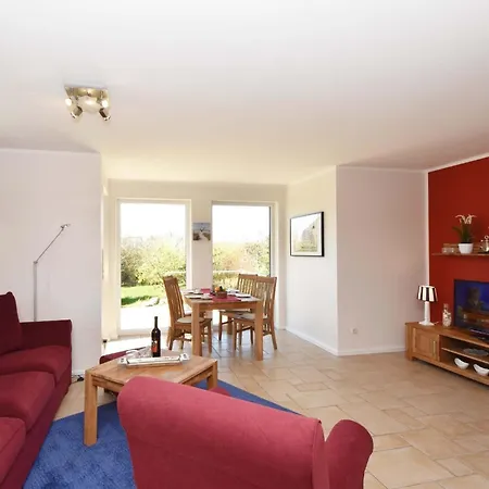 Traumhaftes Reetdach Gedecktes Mit Blick Auf Den Breetzer Bodden Bis Hiddensee * Vieregge